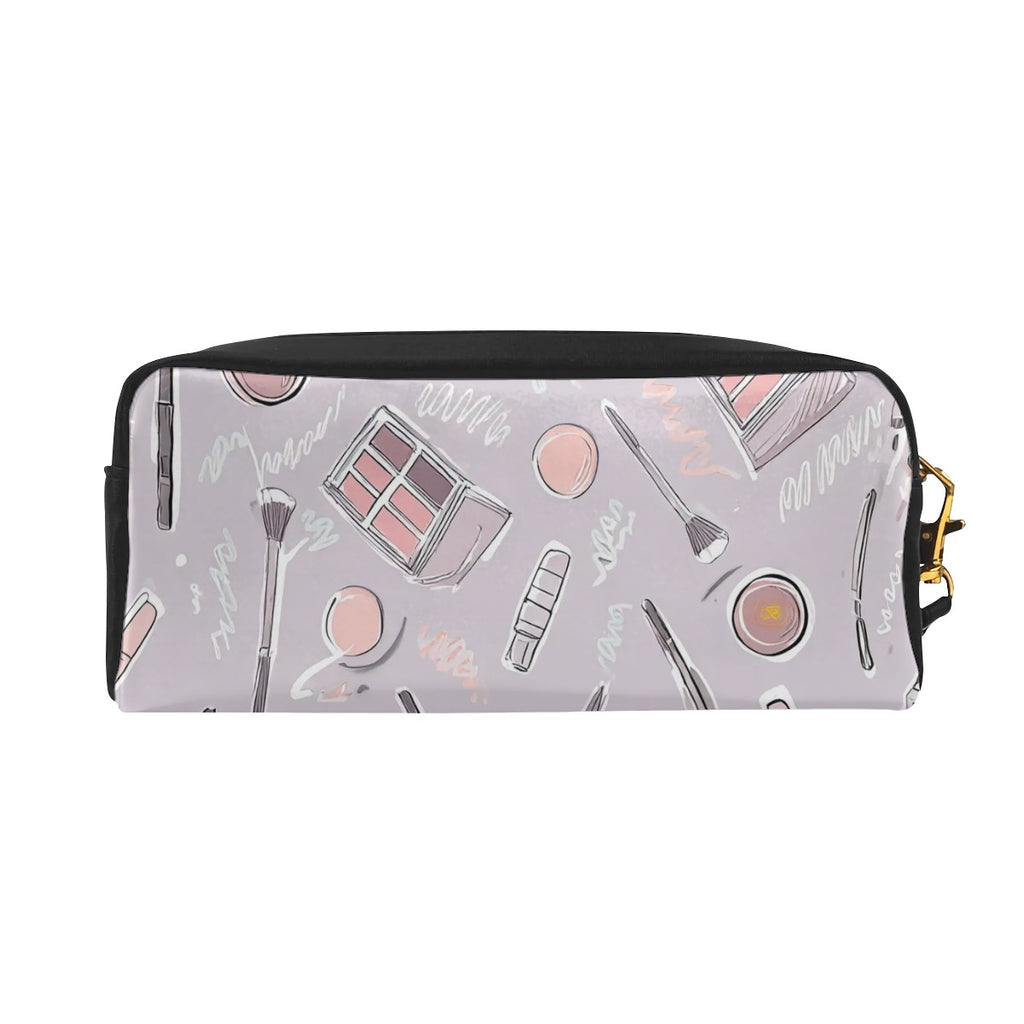 Trousse de maquillage rectangulaire en cuir PU motif cosmétiques – pinceaux, palettes et accessoires beauté sur fond mauve – Bagaléa
